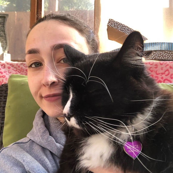 Meet your Posher, Catherine - Picture 2 of 2